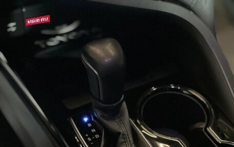 Toyota Camry, 2018 год, 2 600 000 рублей, 10 фотография