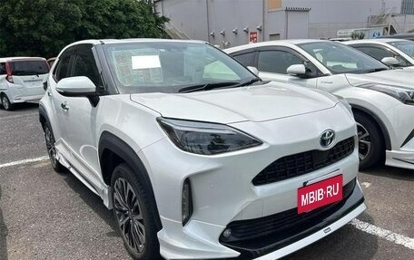 Toyota Yaris Cross, 2023 год, 1 675 000 рублей, 3 фотография