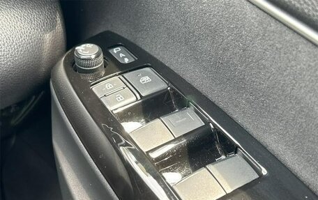 Toyota Yaris Cross, 2023 год, 1 675 000 рублей, 15 фотография