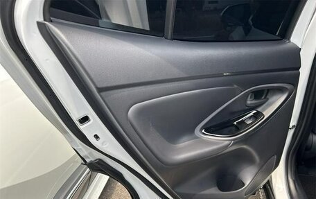 Toyota Yaris Cross, 2023 год, 1 675 000 рублей, 17 фотография