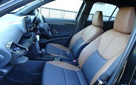 Toyota Yaris Cross, 2023 год, 1 567 000 рублей, 15 фотография