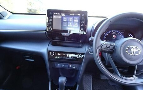 Toyota Yaris Cross, 2023 год, 1 567 000 рублей, 39 фотография