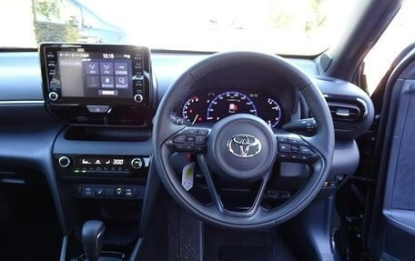 Toyota Yaris Cross, 2023 год, 1 567 000 рублей, 38 фотография