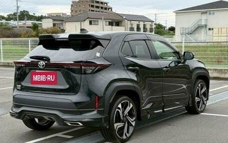 Toyota Yaris Cross, 2023 год, 1 693 000 рублей, 2 фотография