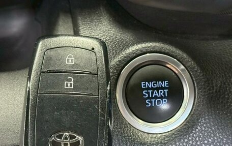 Toyota Yaris Cross, 2023 год, 1 693 000 рублей, 33 фотография