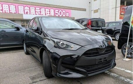 Toyota Yaris, 2023 год, 1 115 000 рублей, 3 фотография