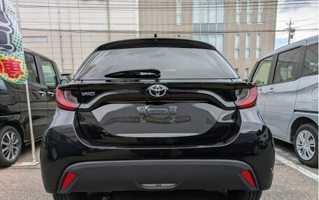 Toyota Yaris, 2023 год, 1 115 000 рублей, 2 фотография