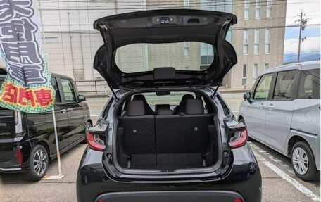 Toyota Yaris, 2023 год, 1 115 000 рублей, 12 фотография