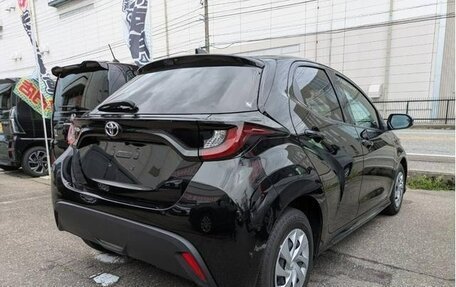 Toyota Yaris, 2023 год, 1 115 000 рублей, 9 фотография