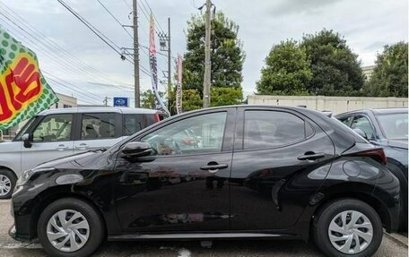 Toyota Yaris, 2023 год, 1 115 000 рублей, 6 фотография