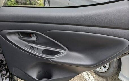 Toyota Yaris, 2023 год, 1 115 000 рублей, 17 фотография