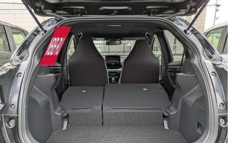 Toyota Yaris, 2023 год, 1 115 000 рублей, 7 фотография