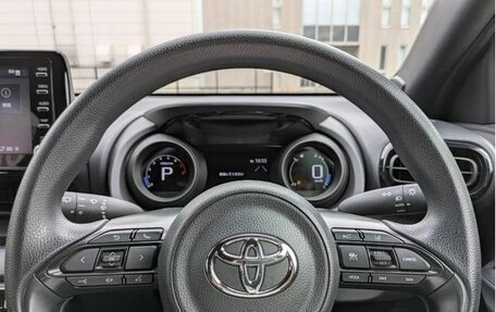 Toyota Yaris, 2023 год, 1 115 000 рублей, 27 фотография