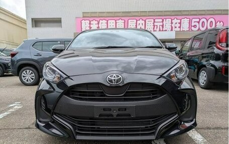 Toyota Yaris, 2023 год, 1 115 000 рублей, 34 фотография