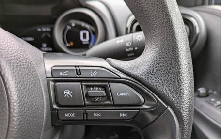 Toyota Yaris, 2023 год, 1 115 000 рублей, 28 фотография