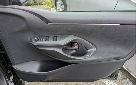 Toyota Yaris, 2023 год, 1 115 000 рублей, 26 фотография