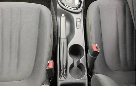 Toyota Yaris, 2023 год, 1 115 000 рублей, 39 фотография