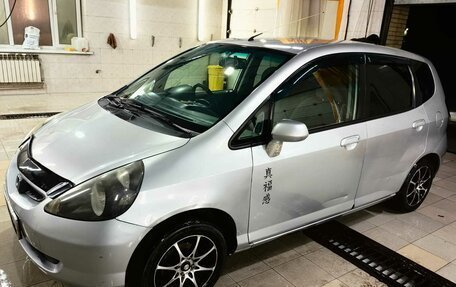 Honda Fit III, 2003 год, 350 000 рублей, 2 фотография