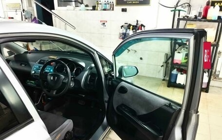 Honda Fit III, 2003 год, 350 000 рублей, 13 фотография