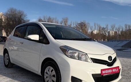 Toyota Vitz, 2013 год, 820 000 рублей, 2 фотография
