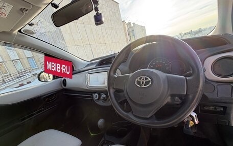 Toyota Vitz, 2013 год, 820 000 рублей, 6 фотография