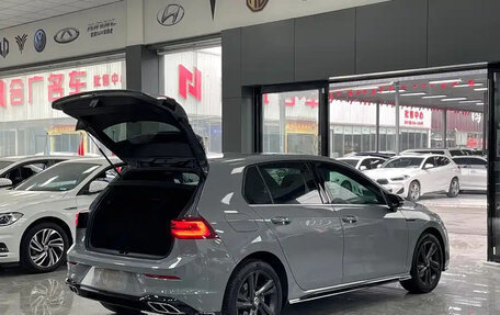 Volkswagen Golf VIII, 2023 год, 1 300 000 рублей, 4 фотография