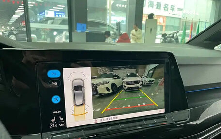 Volkswagen Golf VIII, 2023 год, 1 300 000 рублей, 16 фотография