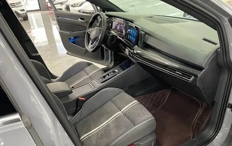 Volkswagen Golf VIII, 2023 год, 1 300 000 рублей, 13 фотография