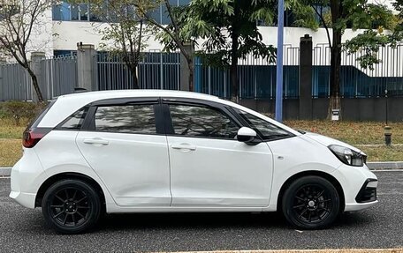 Honda Fit, 2021 год, 1 200 000 рублей, 5 фотография