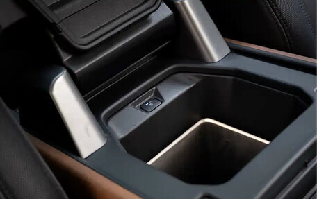 Land Rover Defender II, 2024 год, 9 837 450 рублей, 24 фотография