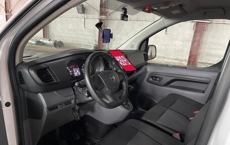 Opel Vivaro, 2020 год, 1 690 000 рублей, 3 фотография