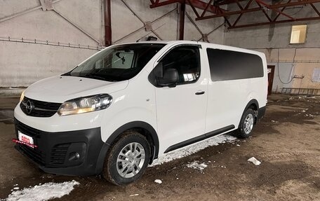 Opel Vivaro, 2020 год, 1 690 000 рублей, 7 фотография