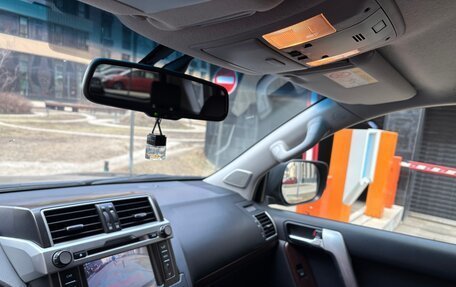 Toyota Land Cruiser Prado 150 рестайлинг 2, 2015 год, 3 750 000 рублей, 13 фотография