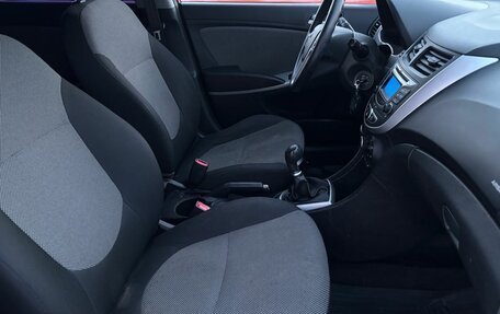 Hyundai Solaris II рестайлинг, 2012 год, 725 000 рублей, 18 фотография