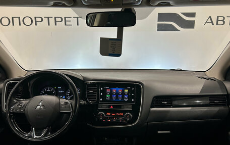 Mitsubishi Outlander III рестайлинг 3, 2019 год, 1 599 000 рублей, 10 фотография