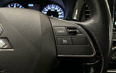 Mitsubishi Outlander III рестайлинг 3, 2019 год, 1 599 000 рублей, 16 фотография