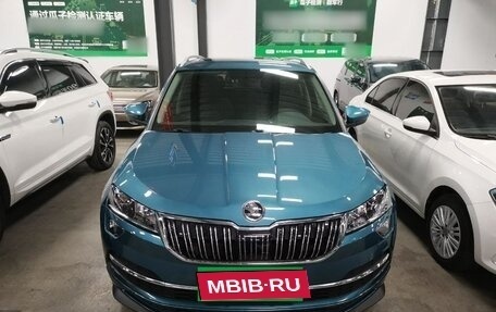 Skoda Karoq I, 2022 год, 1 572 000 рублей, 2 фотография