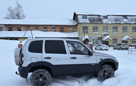 Chevrolet Niva I рестайлинг, 2010 год, 600 000 рублей, 6 фотография