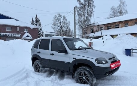 Chevrolet Niva I рестайлинг, 2010 год, 600 000 рублей, 5 фотография