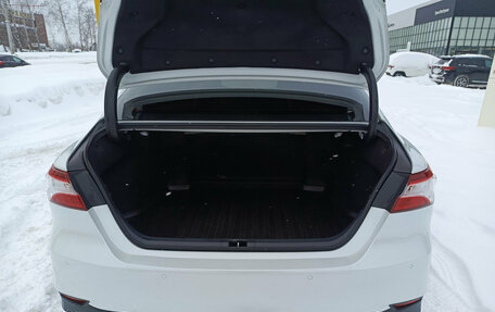 Toyota Camry, 2021 год, 3 350 000 рублей, 10 фотография