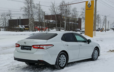 Toyota Camry, 2021 год, 3 350 000 рублей, 5 фотография