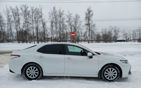 Toyota Camry, 2021 год, 3 350 000 рублей, 4 фотография