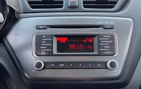 KIA Rio III рестайлинг, 2017 год, 1 045 000 рублей, 24 фотография