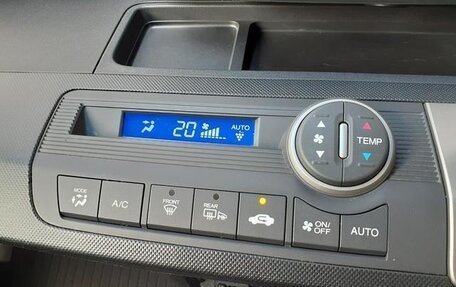 Honda Freed I, 2013 год, 787 000 рублей, 24 фотография