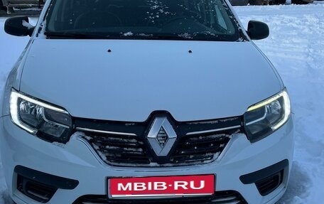 Renault Logan II, 2019 год, 825 000 рублей, 1 фотография