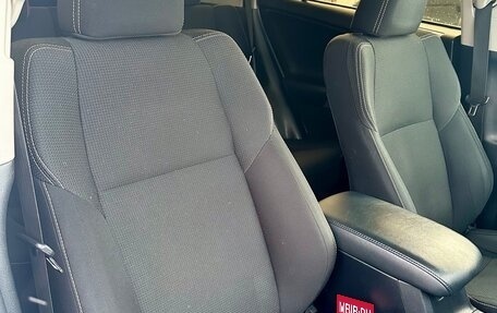 Toyota RAV4, 2015 год, 2 380 000 рублей, 14 фотография