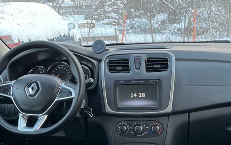 Renault Logan II, 2019 год, 825 000 рублей, 12 фотография