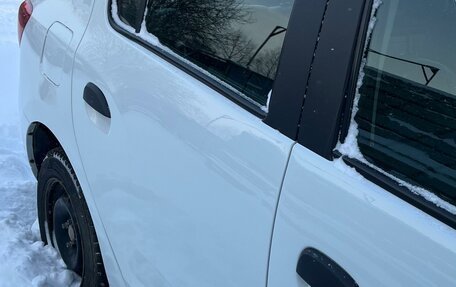 Renault Logan II, 2019 год, 825 000 рублей, 17 фотография