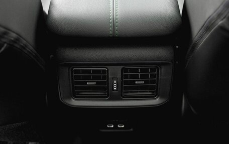 Toyota RAV4, 2025 год, 4 600 000 рублей, 22 фотография