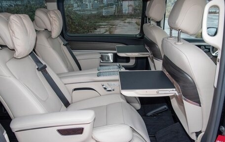 Mercedes-Benz V-Класс, 2025 год, 17 990 000 рублей, 13 фотография